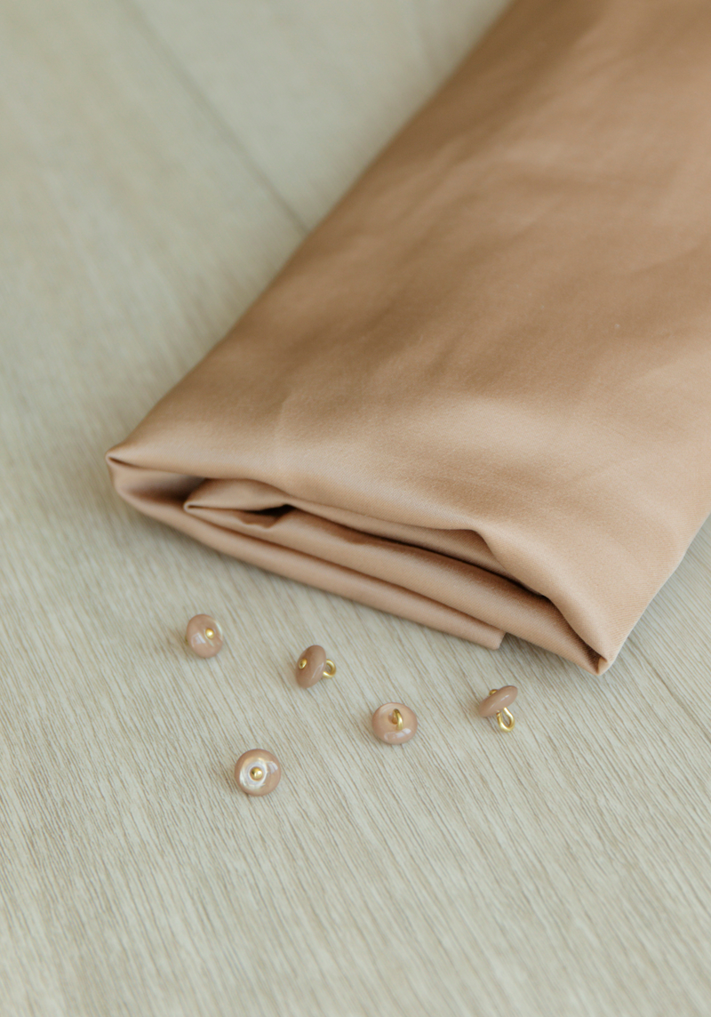 Satin de viscose, lin et lyocell Reflet - Cumin, Champagne ou Gris Parme