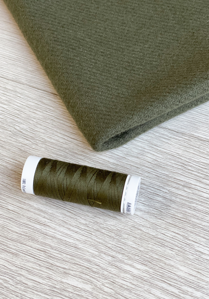 COUPON 50 cm - Tissu sergé de laine Vert Mousse