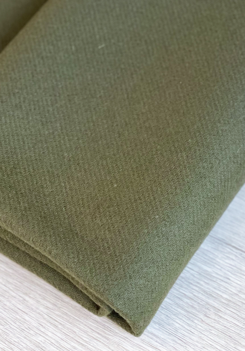 COUPON 50 cm - Tissu sergé de laine Vert Mousse